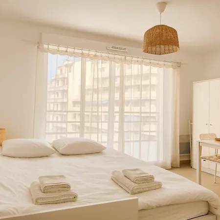 Charming 23 M Near The Sea Lägenhet Nice