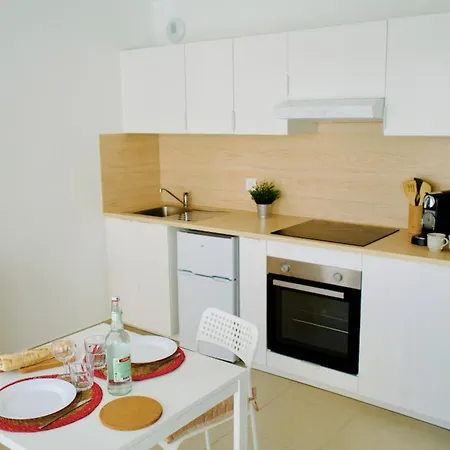 Charming 23 M Near The Sea Nicea