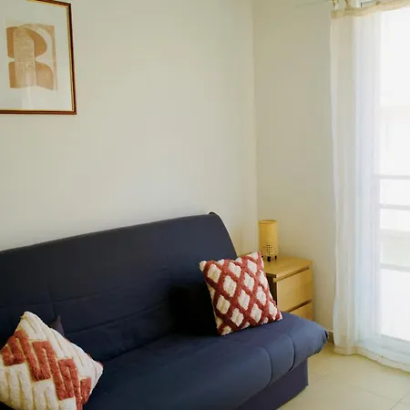 Apartment Charming 23 M Near The Sea *