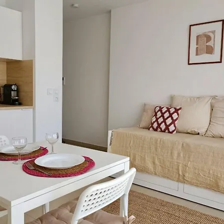 Apartment Charming 23 M Near The Sea Nice