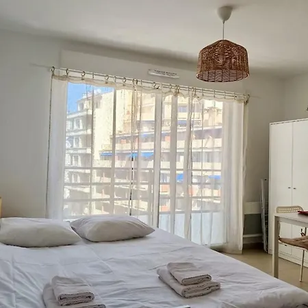 Charming 23 M Near The Sea Apartman *