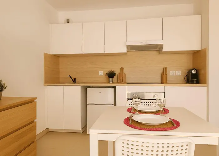 דירה Charming 23 M Near The Sea